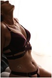 Ervaar een erotic fotoshoot die stijlvol, sensueel en discreet is. Een luxe fotoshoot waarin zelfvertrouwen, sfeer en vrouwelijke kracht centraal staan.