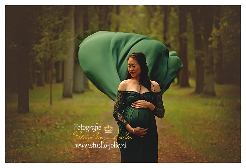 zwangerschapsfoto in jurk.jpg