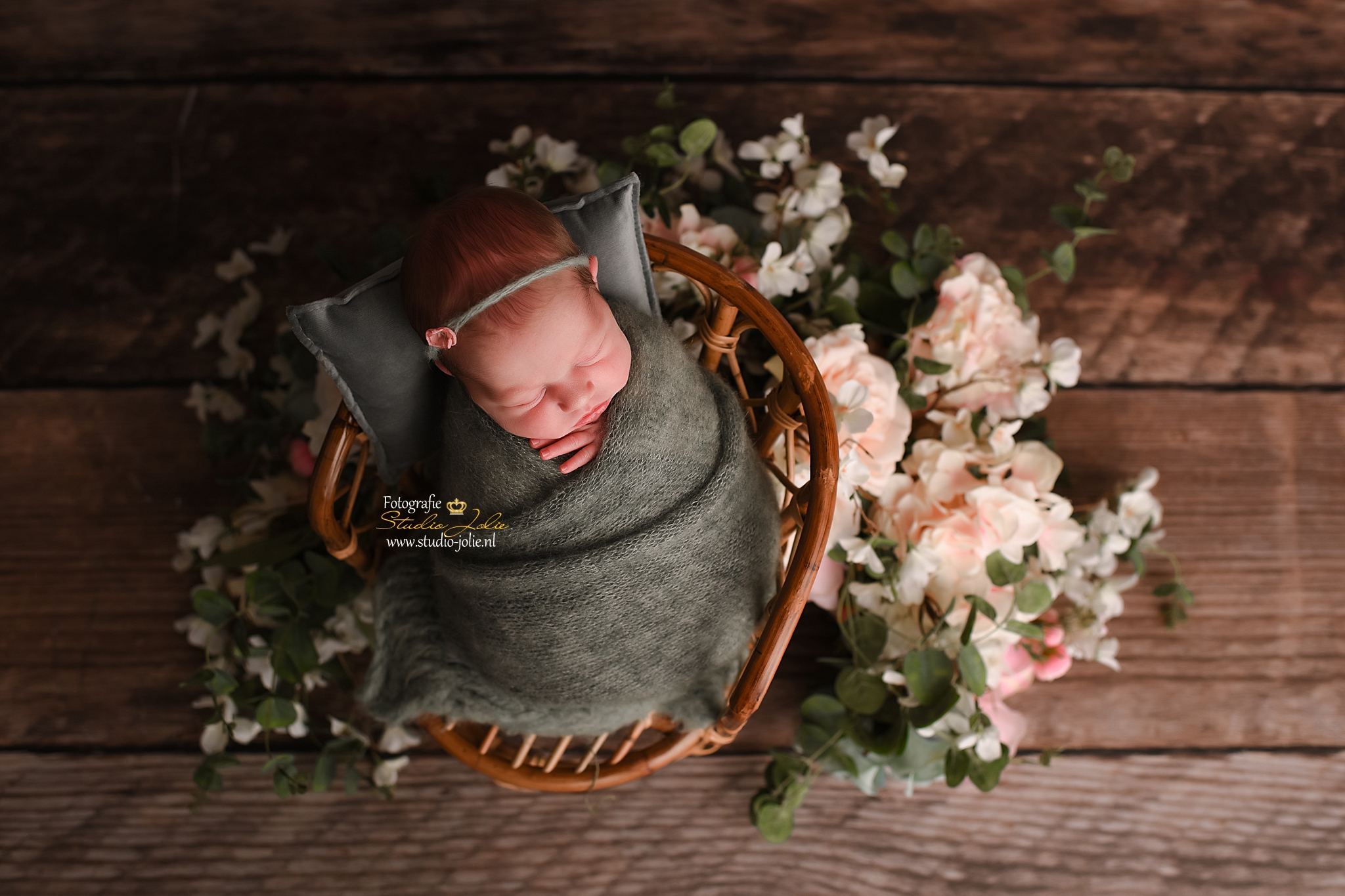 newborn fotografie met props